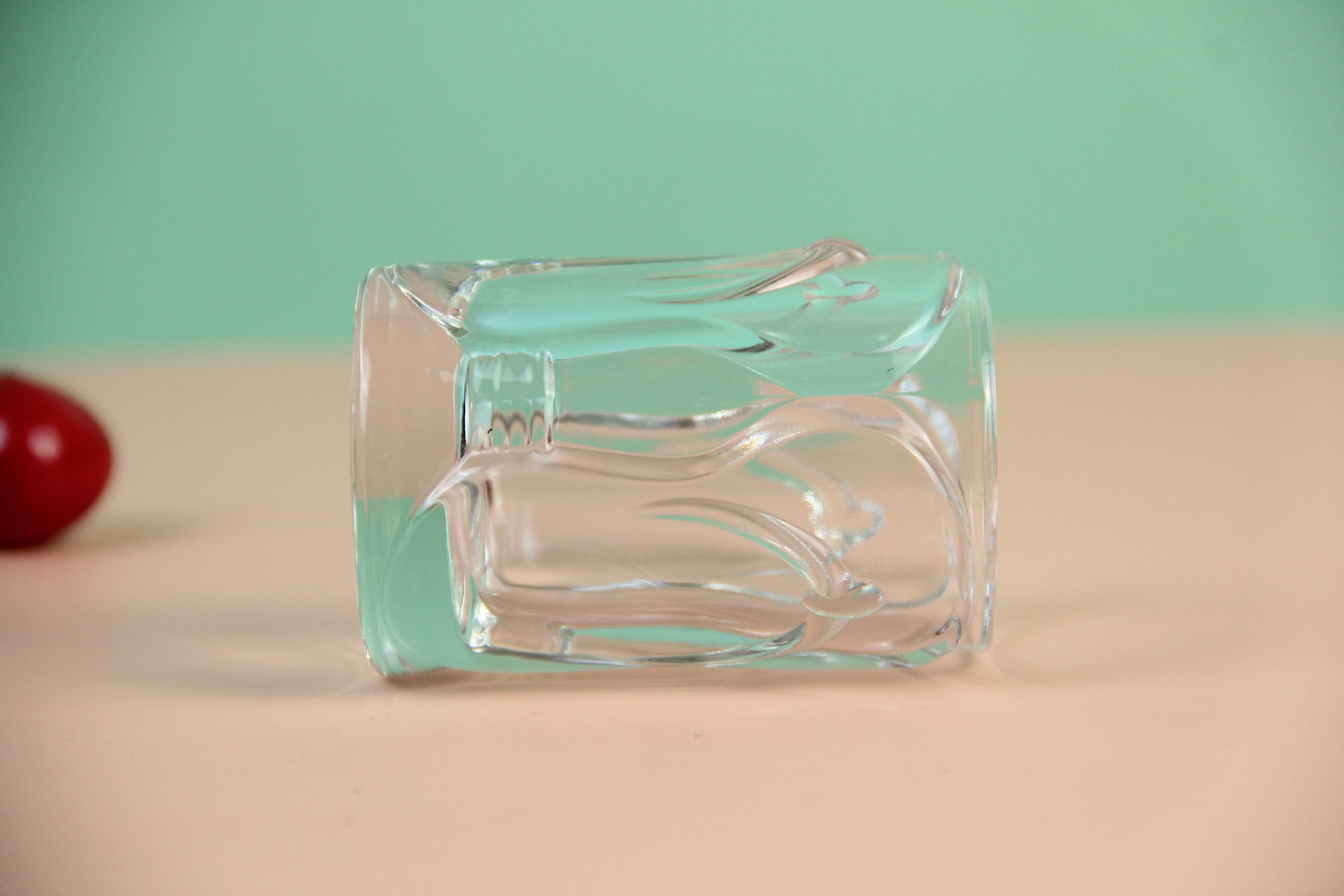 Transparent Embossed Shot Glass for Bars ST218