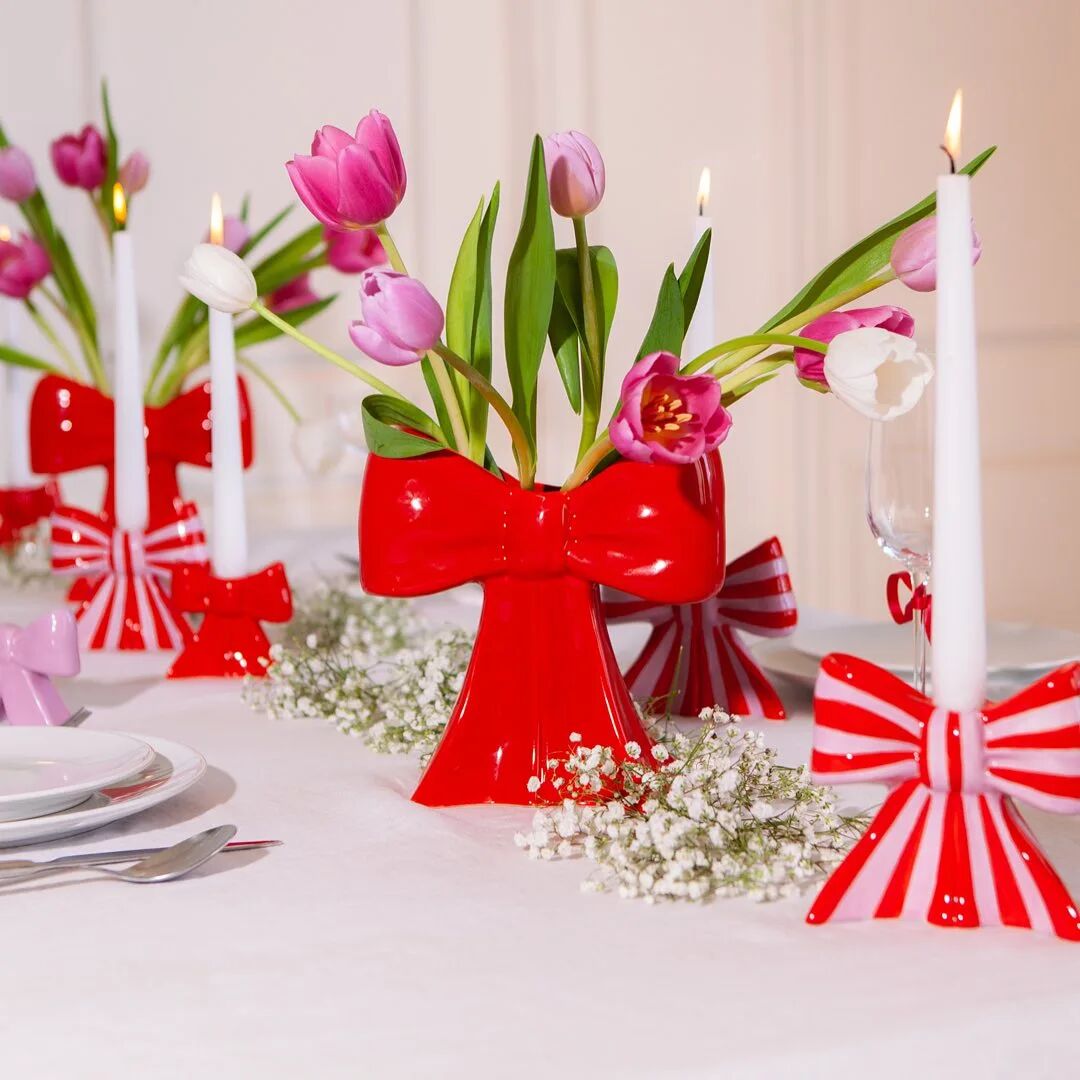 Bows-shaped vase.jpg