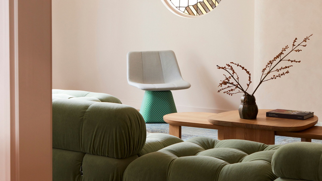 点击图片查看更多相似图 b_001.jpg